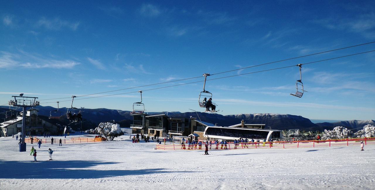 Ski Club Of Victoria - Ivor Whittaker Lodge Mount Buller Dış mekan fotoğraf