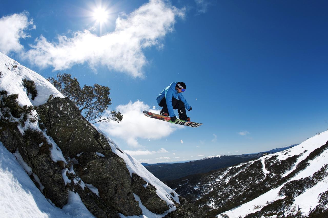 Ski Club Of Victoria - Ivor Whittaker Lodge Mount Buller Dış mekan fotoğraf